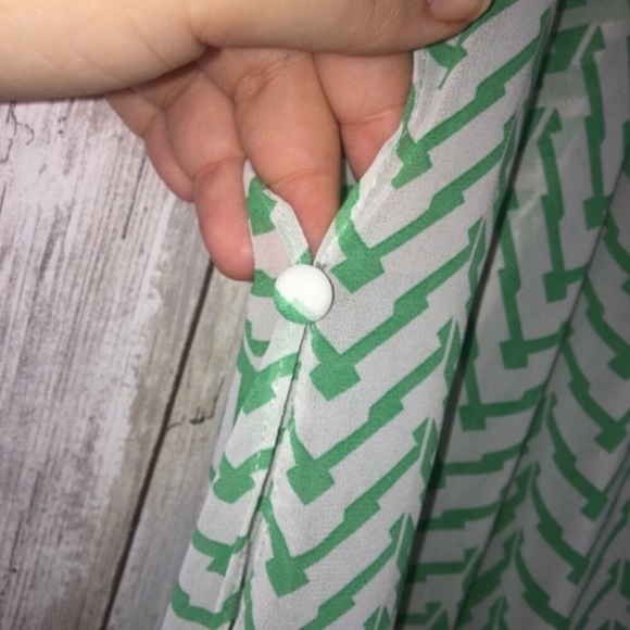 Umgee Green Sheer Chevron Tie Blouse - Picture 3 of 6